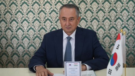 МУЛОҚОТИ РАИСИ ВИЛОЯТИ ХАТЛОН БО САФИРИ ФАВҚУЛОДА ВА МУХТОРИ ҶУМҲУРИИ КОРЕЯ ДАР ТОҶИКИСТОН