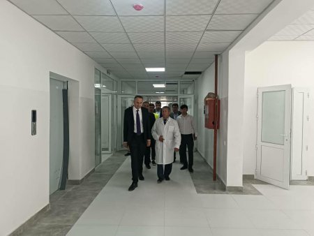 ХОВАЛИНГ. БОЗДИДИ РАИСИ ВИЛОЯТ АЗ РАФТИ КОРҲОИ СОХТМОНӢ ДАР ИНШООТҲОИ ҶАШНӢ