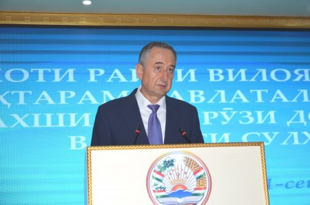 РАИСИ ВИЛОЯТ БА МУНОСИБАТИ РӮЗИ ДОНИШ АҲЛИ СОҲАИ МАОРИФРО ТАБРИК ГУФТАНД