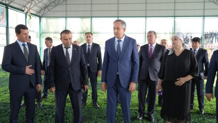ХОВАЛИНГ: ИФТИТОҲИ ДУ МАЙДОНЧАИ ВАРЗИШИИ БОЛОПӮШИДАИ ФУТБОЛ