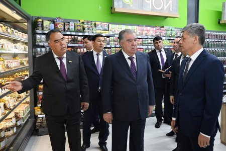 Ифтитоҳи маркази савдо ва хизматрасонии “Амид” дар шаҳри Хуҷанд