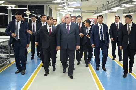 Боздид аз корхонаи дӯзандагии Тоҷикистону Корея ҶДММ “Ориён Ҷей Текстайл” ва гузоштани санги асоси марҳилаи дуюм