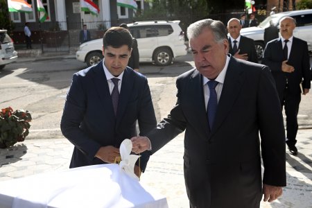 Ифтитоҳи Меҳмонхона ва Маркази савдои “Сайёҳ” дар ноҳияи Сангвор