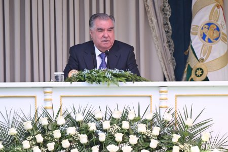 Мулоқот бо роҳбарон ва фаъолони ноҳияи Нуробод