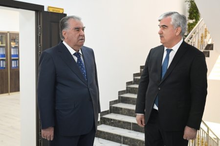 Ифтитoҳи бинои нави Раёсати молия дар ноҳияи Лахш