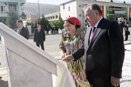 Ифтитоҳи Парчам ва Нишони давлатӣ дар ноҳияи Рашт