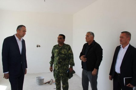 ФАРХОР: БОЗДИДИ РАИСИ ВИЛОЯТИ ХАТЛОН ДАВЛАТАЛӢ САИД АЗ РАФТИ КОРҲОИ СОХТМОНИИ МАНЗИЛҲОИ ИСТИҚОМАТӢ БАРОИ СОКИНОНИ АЗ ОФАТИ ТАБИӢ ЗАРАРДИДА