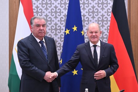 Мулоқот бо Канслери федералии Олмон Олаф Шолтс