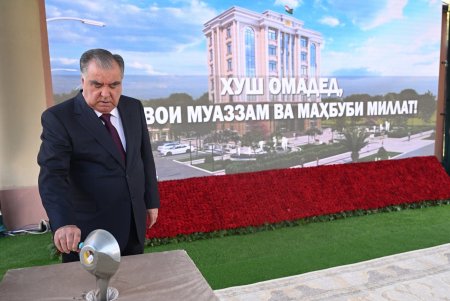 Гузоштани санги асоси сохтмони бинои Маркази ҷавонон дар ноҳияи Данғара