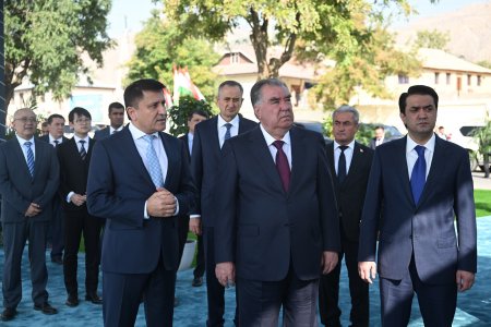 Боздид аз рафти корҳои сохтмонии марҳилаи дуюми корхонаи «Муосир» дар деҳаи Ғиҷоваки ноҳияи Данғара