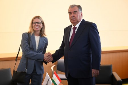 Мулоқот бо Директори идории Бонки Ҷаҳонӣ оид ба амалиётҳо хонум Анна Бйерде