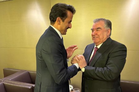 Мулоқот бо Амири Давлати Қатар шайх Тамим ибни Ҳамад оли Сонӣ