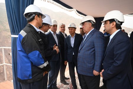 Боздид аз ҷараёни корҳо дар Кони рақами 17-и Неругоҳи обии «Роғун»