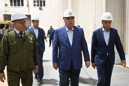 Боздид аз ҷараёни корҳо дар толори мошинҳои НБО «Роғун»