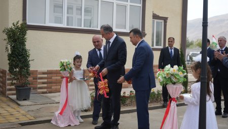 НОСИРИ ХУСРАВ: ИФТИТОҲИ БИНОИ ХИЗМАТӢ БАРОИ ХИЗМАТЧИЁНИ ДАВЛАТӢ