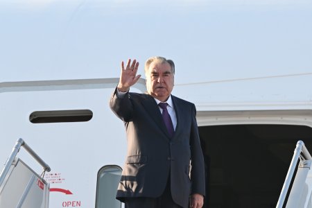 11 октябр Президенти Ҷумҳурии Тоҷикистон, Пешвои миллат муҳтарам Эмомалӣ Раҳмон барои анҷом додани боздиди корӣ ба Туркманистон сафар карданд.