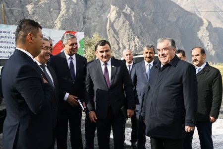 Ифтитоҳи гармхонаи ҶДММ “Сабзавоти Кӯҳистон” дар ноҳияи Рӯшон
