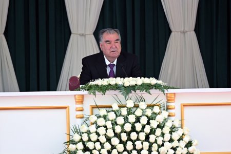 Мулоқот бо роҳбарону фаъолон ва сокинони ноҳияи Рӯшон