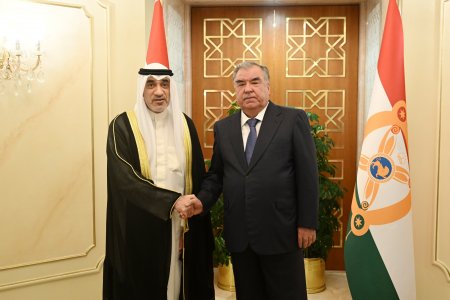 Мулоқот бо муовини якуми Сарвазир, вазири мудофиа ва вазири корҳои дохилии Давлати Кувайт Шайх Фаҳд Юсуф Сауд ас-Сабоҳ