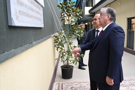 Бунёди корхонаи бомпӯшҳои тунукагӣ ва сардхона дар шаҳри Бохтар