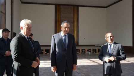 ҶАЙҲУН. БОЗДИДИ РАИСИ ВИЛОЯТ АЗ РАФТИ КОРҲОИ СОХТМОНӢ ДАР ИНШООТИ ҶАШНӢ