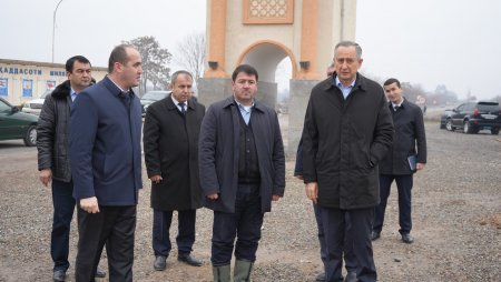 ДӮСТӢ: РАИСИ ВИЛОЯТИ ХАТЛОН ДАР МАЪРАКАИ НИҲОЛШИНОНӢ ИШТИРОК НАМУДАНД