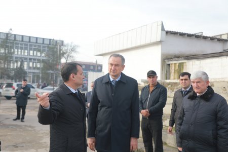 БОЗДИД АЗ РАФТИ КОРҲОИ АЗНАВСОЗӢ ДАР ВАРЗИШГОҲИ МАРКАЗИИ НОҲИЯИ АБДУРАҲМОНИ ҶОМӢ