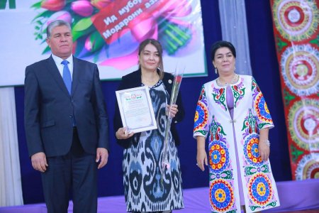 ТАҶЛИЛИ РӮЗИ МОДАР ДАР ХАТЛОН