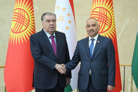 Мулоқот бо Торагаи (Раиси) Жогорку Кенеши Ҷумҳурии Қирғизистон Нурланбек Шакиев