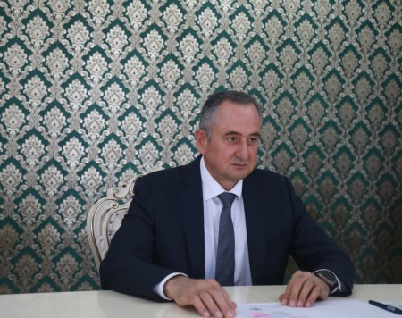 МУЛОҚОТИ РАИСИ ВИЛОЯТИ ХАТЛОН БО САРМОЯГУЗОРОНИ ЭРОНӢ