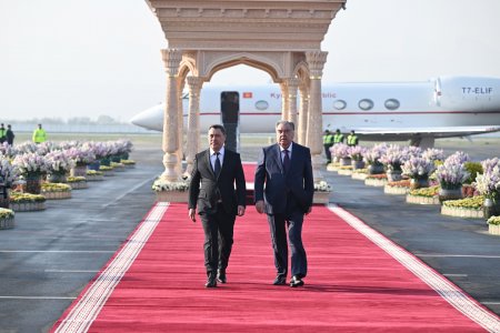 Ташрифи Президенти Қирғизистон ба Тоҷикистон
