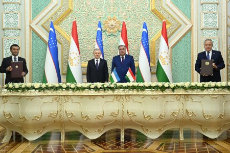 Маросими имзои Протоколи мубодилаи Тасдиқномаҳои Аҳднома миёни Ҷумҳурии Тоҷикистон ва Ҷумҳурии Узбекистон дар бораи муносибатҳои ҳампаймонӣ