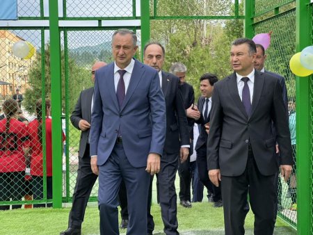КӮЛОБ: ИФТИТОҲИ МАЙДОНЧАИ ВАРЗИШӢ БО ИШТИРОКИ САРВАЗИРИ МАМЛАКАТ