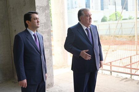 Шиносоӣ бо рафти сохтмони бинои Театри миллии Тоҷикистон