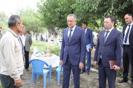 РАИСИ ВИЛОЯТИ ХАТЛОН БО КОРҲОИ САҲРОӢ ШИНОС ШУД