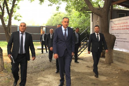 САФАРИ КОРИИ РАИСИ ВИЛОЯТ БА НОҲИЯИ ФАРХОР