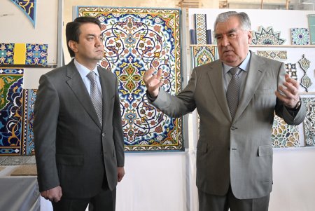 Шиносоӣ бо рафти сохтмони Чойхонаи миллӣ дар шаҳри Душанбе
