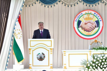 Мулоқот бо роҳбарон ва фаъолони ноҳияи Шуғнон