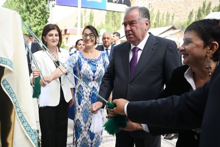 Ифтитоҳи Марказҳои фарҳангӣ, савдо ва Шурои иттифоқи касабаи ВМКБ дар шаҳри Хоруғ