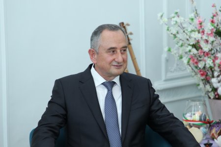 МУЛОҚОТИ РАИСИ ВИЛОЯТИ ХАТЛОН ДАВЛАТАЛӢ САИД БО РОҲБАРОН, ФАЪОЛОНИ ҶАМЪИЯТИ ТОҶИКОНИ МУҚИМӢ ВА СОҲИБКОРОНИ БУРУНМАРЗӢ ДАР ШАҲРИ САНКТ-ПЕТЕРБУРГ