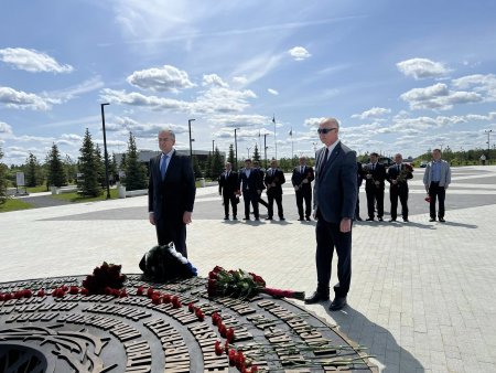 ГУЛГУЗОРӢ ДАР ЁДГОРИИ ХОТИРАИ ҚУРБОНИЁНИ ҶАНГИ БУЗУРГИ ВАТАНӢ