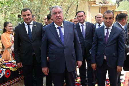 Боздид аз деҳаи этнографии комплекси сайёҳии “ЗЕВ.С” дар деҳаи Зеви ноҳияи Дарвоз