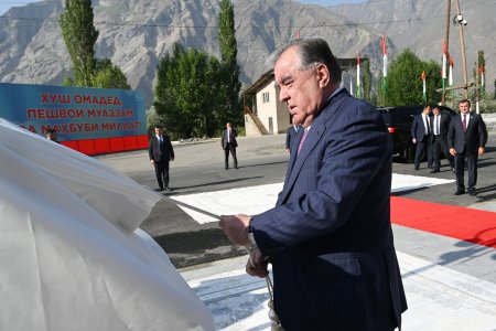 Ифтитоҳи Пайкараи Шоҳ Исмоили Сомонӣ ва майдони муқаддасоти миллии ноҳияи Рӯшон