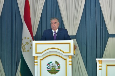 Мулоқот бо роҳбарон ва фаъолони ноҳияи Рӯшон